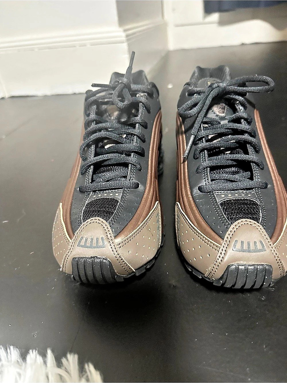 Nike Shox R4 - Picture 2 of 7